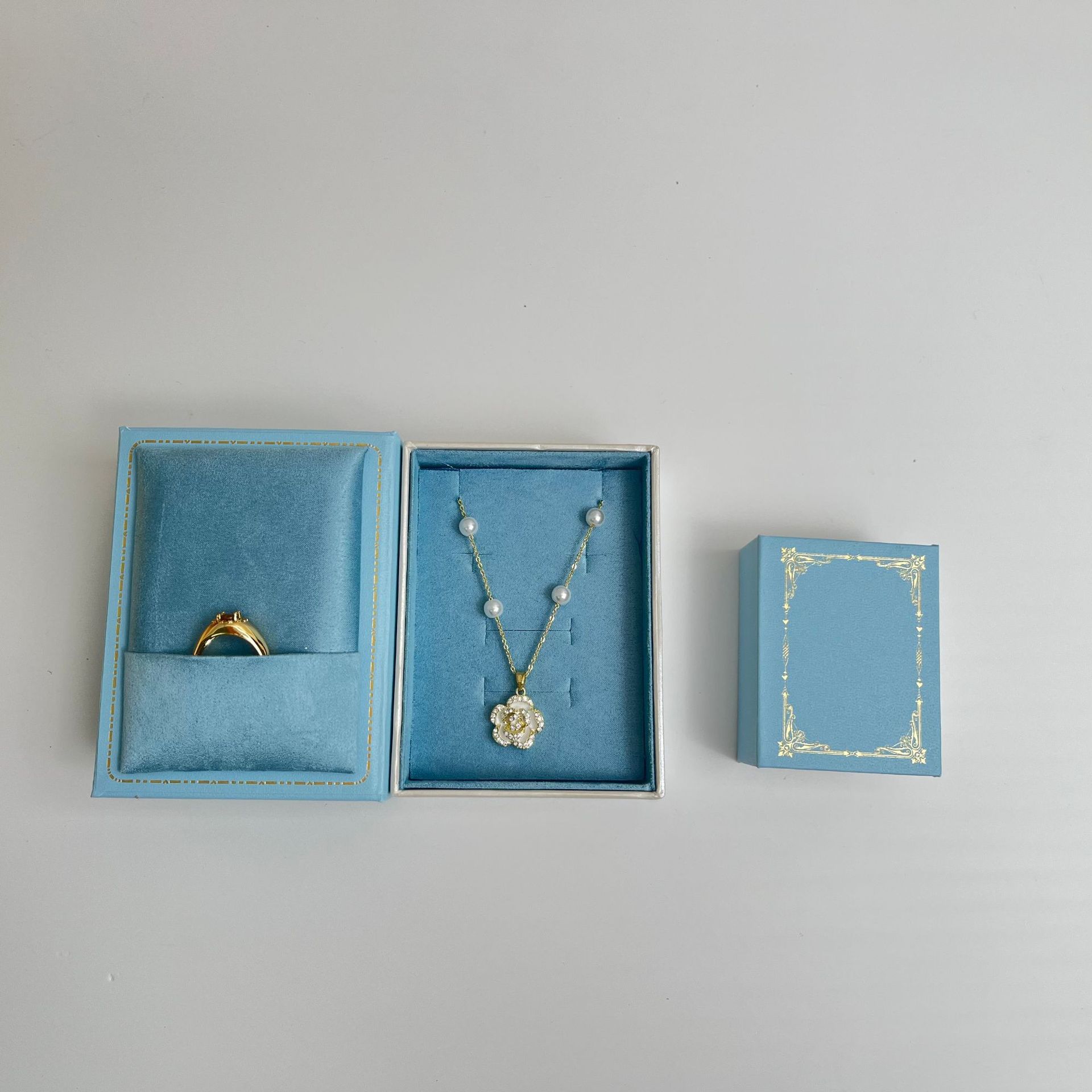 Magnetic Book Shaped Jewelry B - Jewelry Making Journal 评论和价格
